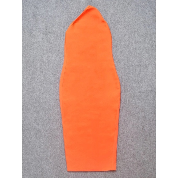 Amanda Solid Backless One Shoulder Bodycon Dress - Picture 5 of 7